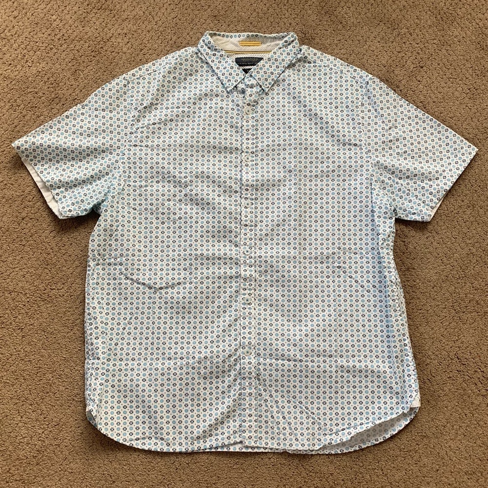 Mens White/Blue Patterned Short Sleeve Button Down